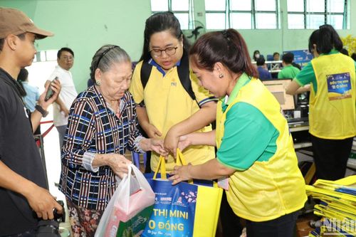 15 nghìn hộ khó khăn được tương trợ từ 'Siêu thị mini 0 đồng'