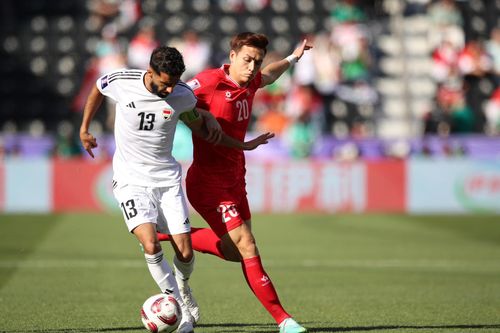 Việt Nam 1-0 Iraq: Bùi Hoàng Việt Anh mở tỷ số, đội tuyển Việt Nam còn 10 người