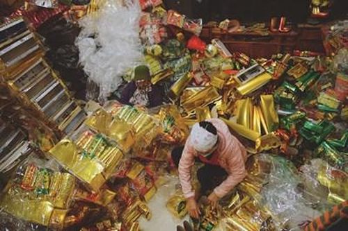 'Thủ phủ' vàng mã cúng ông Công, ông Táo ảm đạm, giá cả hạ nhiệt