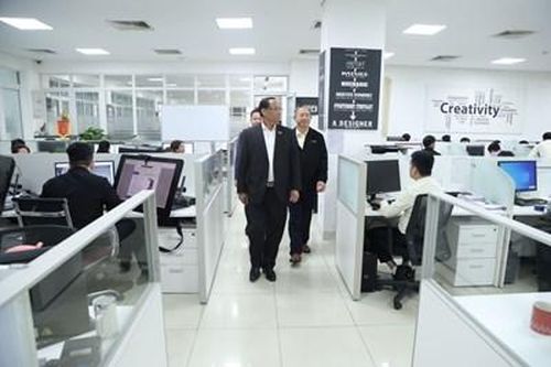 Đoàn khảo sát của Quốc hội làm việc tại Công ty THACO