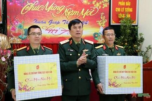 Trung tướng Đỗ Văn Thiện kiểm tra, chúc Tết các đơn vị thuộc Tổng cục Hậu cần
