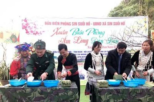 Ấm áp Chương trình 'Xuân Biên phòng ấm lòng dân bản' tại Sin Suối Hồ