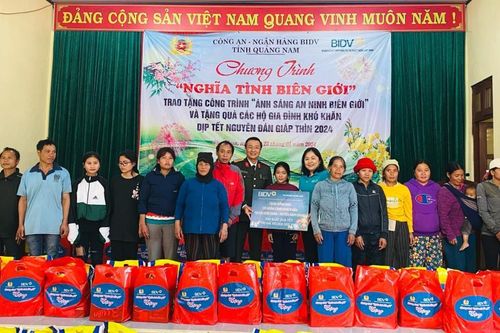 Ấm tình quân dân trong Chương trình 'Nghĩa tình biên giới'