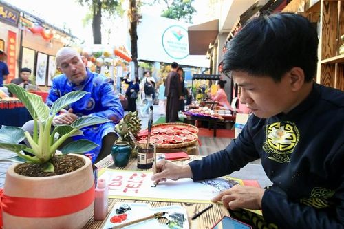 Tưng bừng khai mạc Lễ hội Tết Việt Giáp Thìn 2024