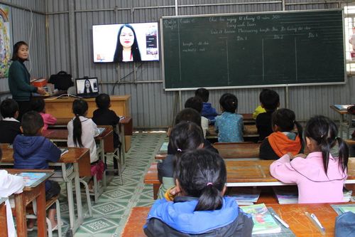 Một giáo viên dạy tiếng Anh cho gần 4.000 học sinh Mù Cang Chải