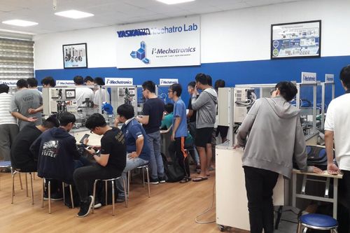 Trường đại học nhận tài trợ phòng thí nghiệm Cơ điện tử – Robot