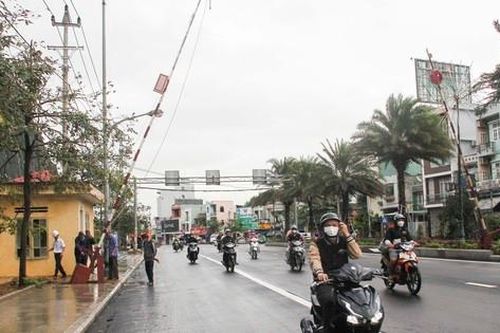 Núi Bà Hỏa được phủ lưới thép chống sạt lở