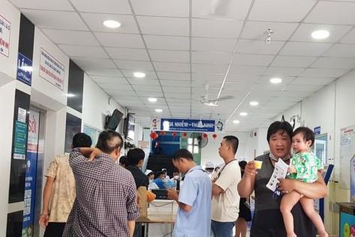Nghi vấn nhóm người đánh thuốc mê nhân viên thu ngân của bệnh viện, lấy sạch tiền