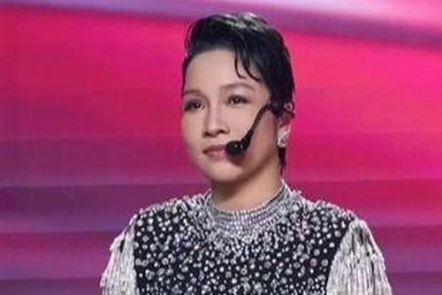 Showbiz 24/1: Tranh cãi Mỹ Linh hát sai lời nhạc Trịnh là khó chấp nhận