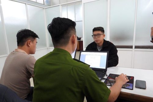 Tạm giữ thanh niên lừa đổi tiền để chiếm đoạt tài sản