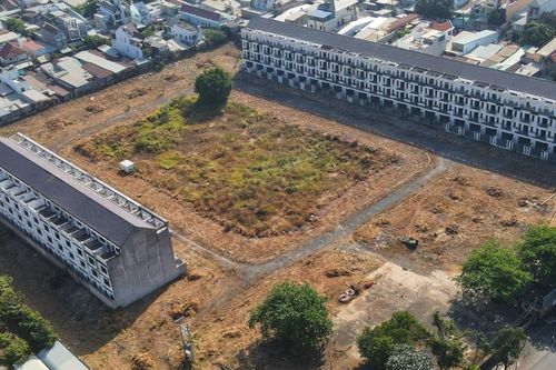 40 căn nhà phố hoang lạnh trên khu 'đất vàng' để hoang