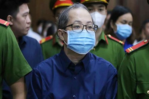 Cựu Giám đốc bệnh viện Thủ Đức bị đề nghị truy tố thêm tội liên quan vụ Việt Á