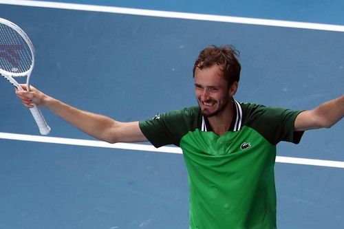 Daniil Medvedev vào bán kết Úc mở rộng sau 5 set nghẹt thở