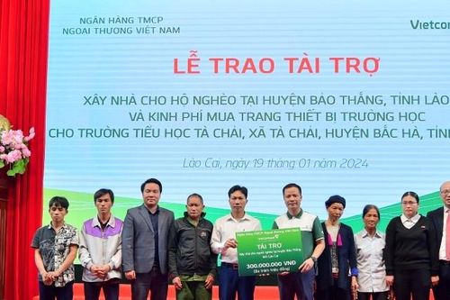 Vietcombank tài trợ xây nhà, mua trang thiết bị trường học ở Lào Cai