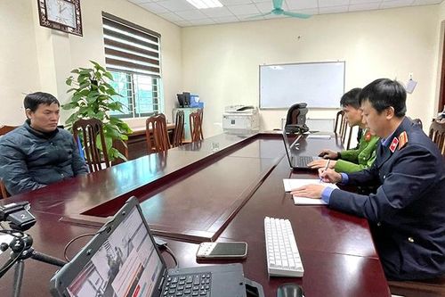 Buôn bán hàng giả, 4 người trong gia đình bị khởi tố