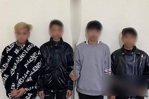 Kịp thời ngăn chặn 4 thanh niên vác dao nhọn và kiếm đi 'hỗn chiến'