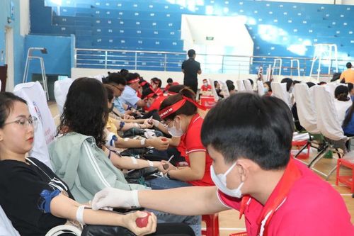 Cần khoảng 120.000 đơn vị máu dự trữ để cung cấp cho 182 cơ sở y tế