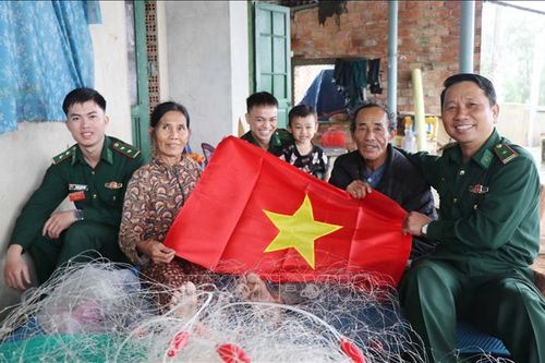Mùa Xuân đến sớm với người dân vùng biên