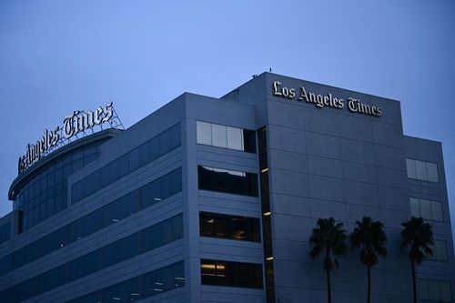 Tờ Los Angeles Times cắt giảm hơn 20% số phóng viên, biên tập viên