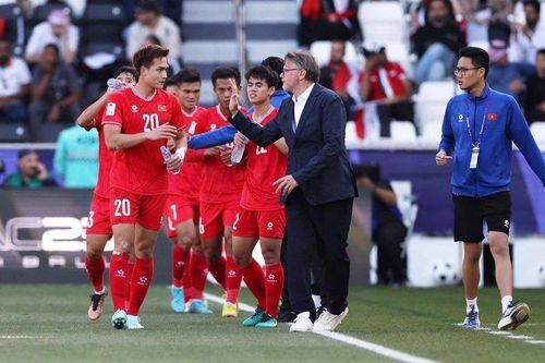 HLV Troussier: 'Dù thua Iraq nhưng tôi rất hài lòng'
