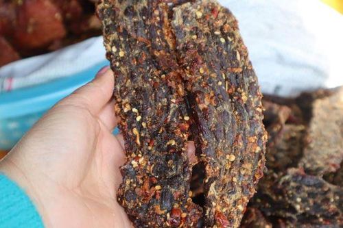 Người miền núi 'chạy nước rút' sản xuất đặc sản gác bếp phục vụ Tết