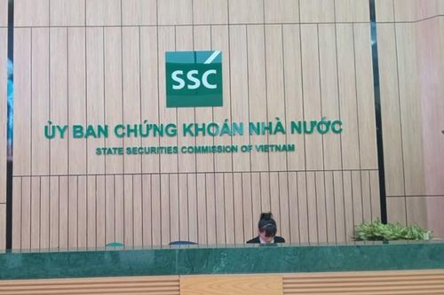 Ủy ban Chứng khoán Nhà nước xử phạt nhiều cá nhân và tổ chức bán chui, thao túng chứng khoán