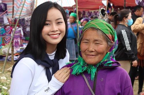 'Á hậu kín tiếng' Đào Thị Hiền xuất hiện giản dị và mộc mạc