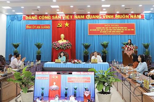 Học tập, làm theo Bác Hồ, Bác Tôn về chăm lo đời sống Nhân dân