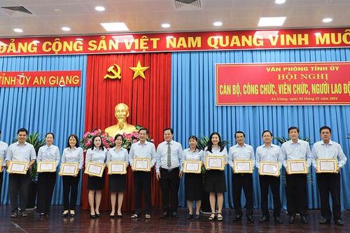 Văn phòng Tỉnh ủy An Giang tổ chức Hội nghị cán bộ, công chức, viên chức, người lao động