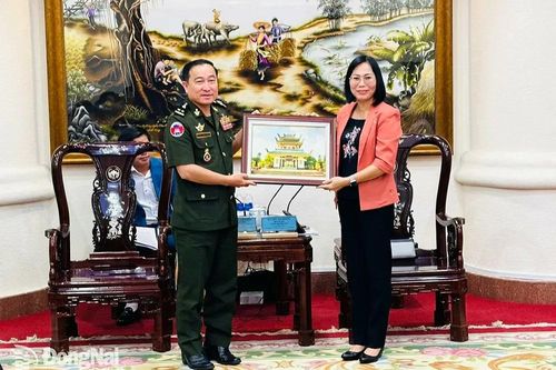 Tổng cục Dịch vụ quốc phòng Quân đội Campuchia chúc Tết tỉnh Đồng Nai