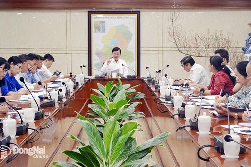 Xây dựng chính quyền thân thiện, vì nhân dân phục vụ