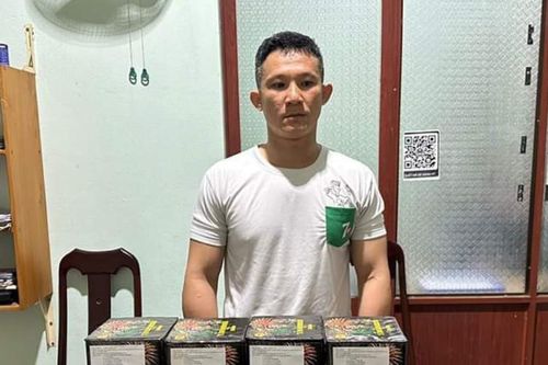 Krông Pa: Tạm giữ 2 đối tượng buôn bán pháo trái phép