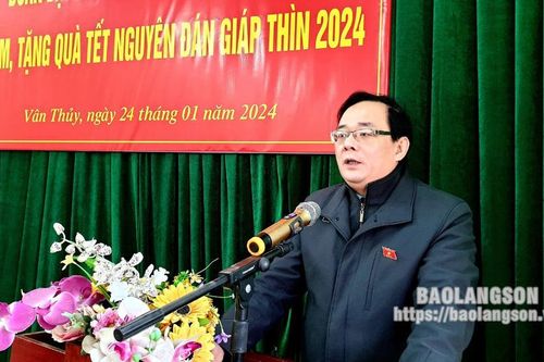 Đoàn Đại biểu Quốc hội tỉnh tặng quà tết tại huyện Chi Lăng, Hữu Lũng
