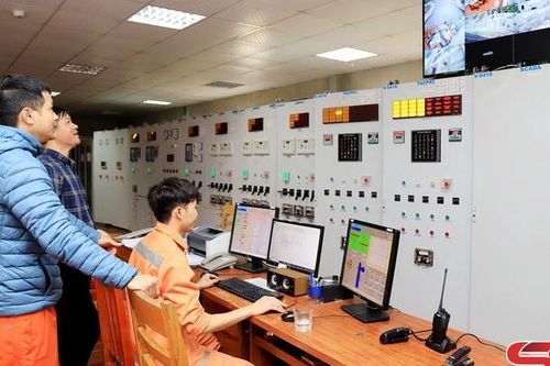 Những dòng điện dệt mùa xuân