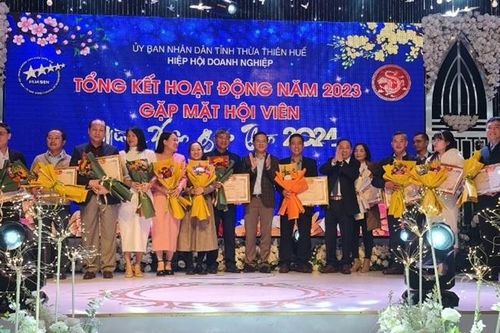 Tỉnh luôn đồng hành cùng doanh nghiệp phát triển bền vững