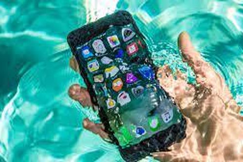 Apple sắp sản xuất mẫu iPhone sử dụng được dưới nước