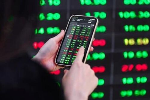 Vợ 'sếp' ITA bị phạt hơn 1 tỷ đồng vì mua bán cổ phiếu chui