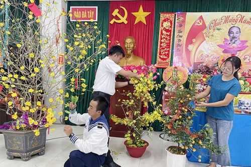 Bài 2: Đất liền, đảo xa hòa nhịp đón xuân sớm