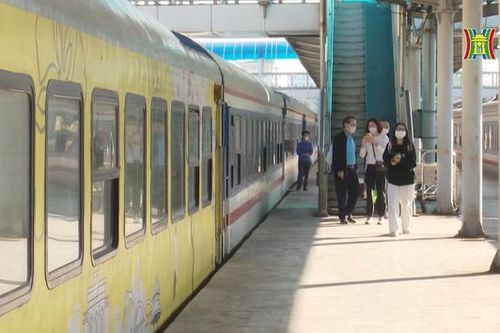 5000 vé tàu, xe miễn phí đưa công nhân về ăn Tết