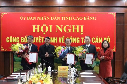 Hội nghị công bố quyết định về công tác cán bộ