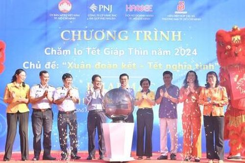 Khai mạc 'Siêu thị mini 0 đồng - Tết Giáp Thìn 2024'