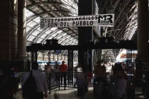 Công đoàn lớn nhất Argentina tổ chức đình công phản đối chính sách của tân Tổng thống