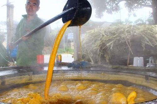 Làng nấu mật mía truyền thống tất bật ngày cận Tết