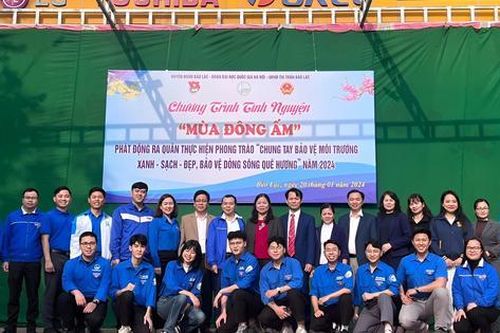 Tuổi trẻ Đại học Quốc gia Hà Nội mang 'Mùa Đông ấm' đến huyện Bảo Lạc, tỉnh Cao Bằng