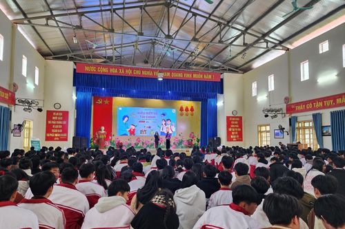 Chương trình giáo dục tài chính 'Khéo khôn với tiền' đến với học sinh Tuyên Quang