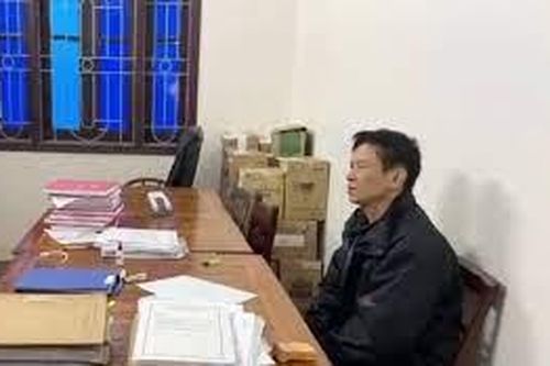 Tạm giữ hình sự lái xe bán tải tông Trung úy CSGT