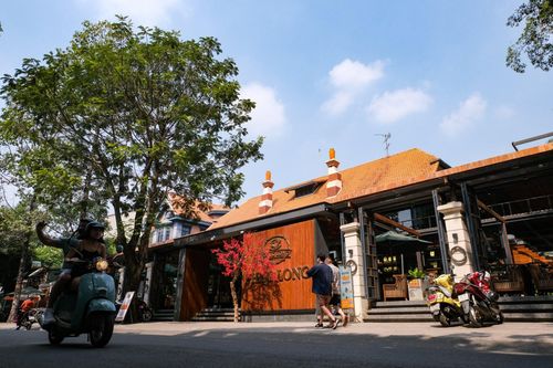 Đoạn đường hơn 1 km ở Thảo Điền có hàng chục quán cà phê, nhà hàng