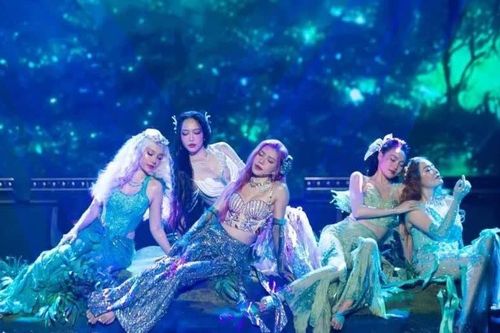 Chị đẹp đạp gió rẽ sóng xong, 30 anh trai sẽ vượt ngàn chông gai