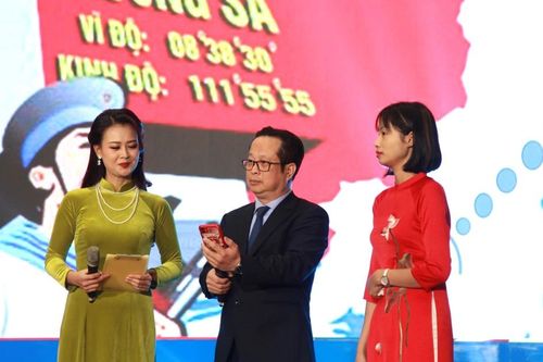 Nghị lực của những nhà giáo có chồng công tác nơi đảo xa