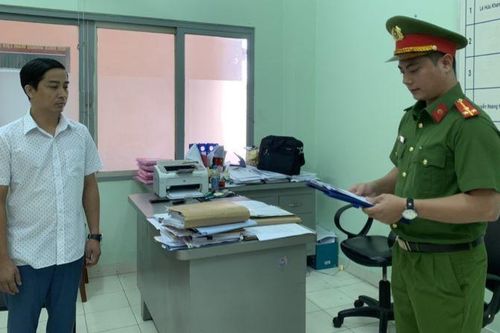 Tạm giam một Giám đốc công ty về hành vi buôn lậu